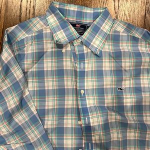 Button down Vineyard vines slim fit whale shirt